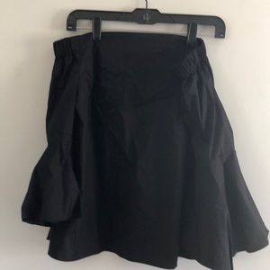 Jennifer Lopez off the shoulder bell sleeves M